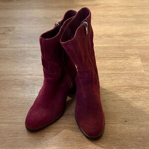 Vince Camuto Elegant Red Suede Women's Boots